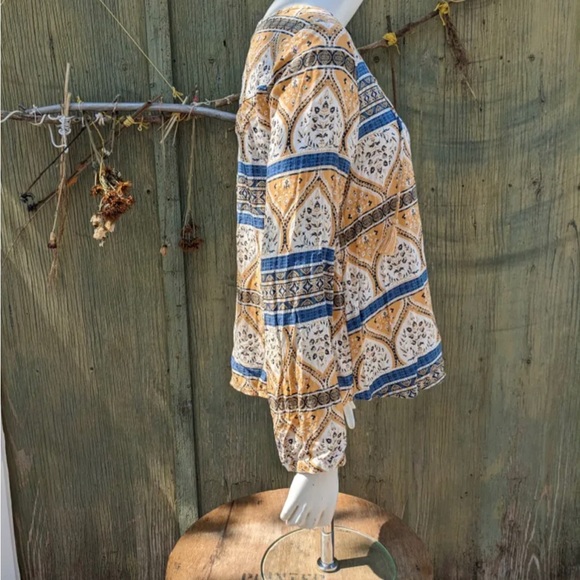 4 For 25$ ROXY | Lightweight Summer Blouse. Size Small/Medium. - Picture 2 of 9